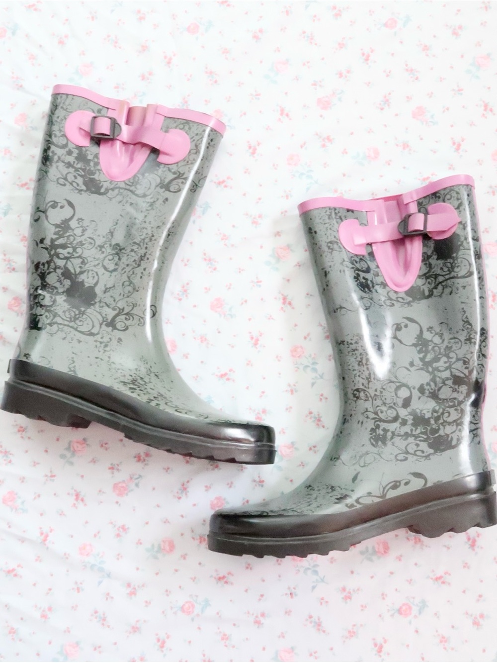 Y2k rain boots size 9
